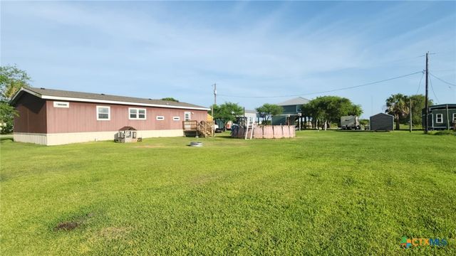 1602 W Saint Louis Avenue, Seadrift, TX 77983