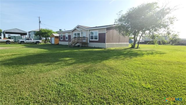1602 W Saint Louis Avenue, Seadrift, TX 77983