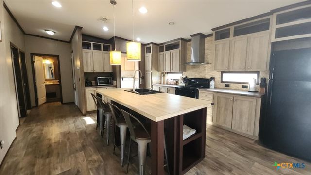 1602 W Saint Louis Avenue, Seadrift, TX 77983