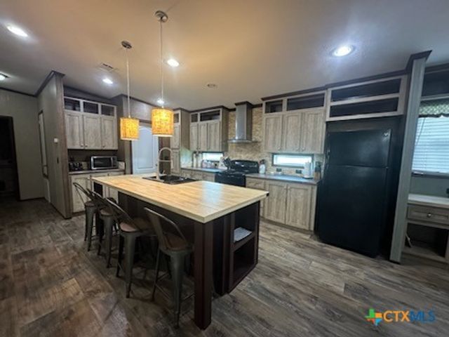 1602 W Saint Louis Avenue, Seadrift, TX 77983