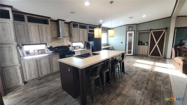 1602 W Saint Louis Avenue, Seadrift, TX 77983