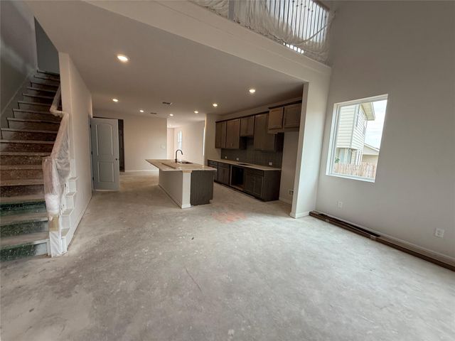 221 Kings Canyon DR, Dripping Springs, TX 78620