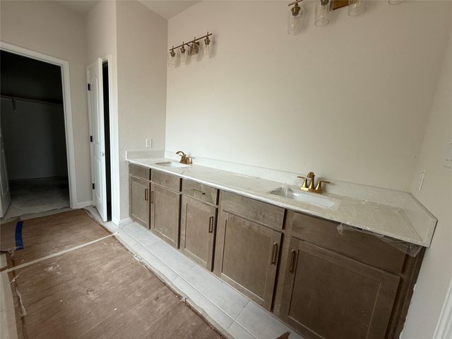 221 Kings Canyon DR, Dripping Springs, TX 78620