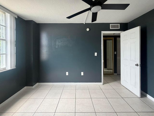 15600 NW 7th Avenue 303, Miami, FL 33169
