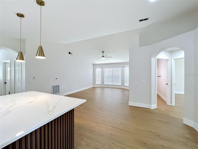 401 COUNTRY WOOD CIR, Lake Mary, FL 32746