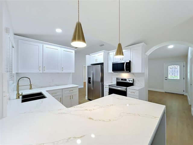 401 COUNTRY WOOD CIR, Lake Mary, FL 32746