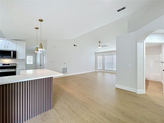 401 COUNTRY WOOD CIR, Lake Mary, FL 32746