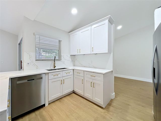 401 COUNTRY WOOD CIR, Lake Mary, FL 32746
