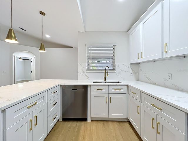 401 COUNTRY WOOD CIR, Lake Mary, FL 32746