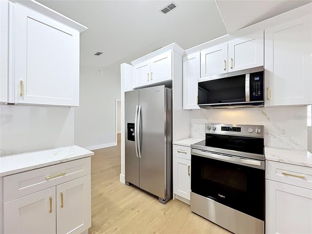 401 COUNTRY WOOD CIR, Lake Mary, FL 32746