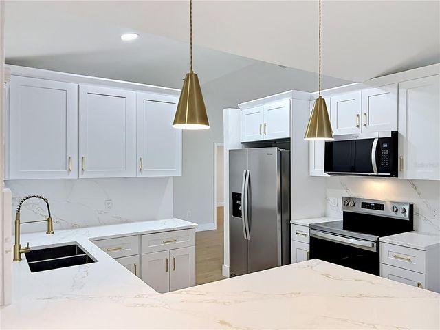 401 COUNTRY WOOD CIR, Lake Mary, FL 32746