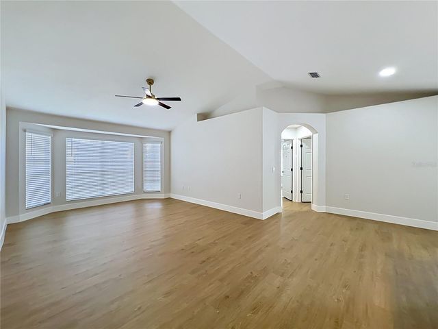 401 COUNTRY WOOD CIR, Lake Mary, FL 32746