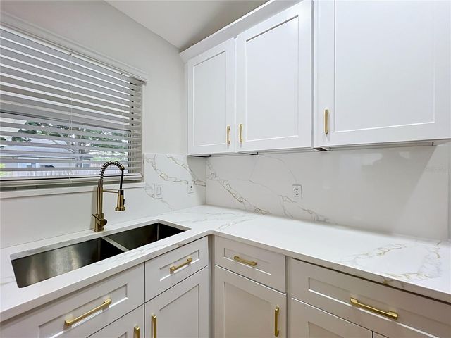 401 COUNTRY WOOD CIR, Lake Mary, FL 32746