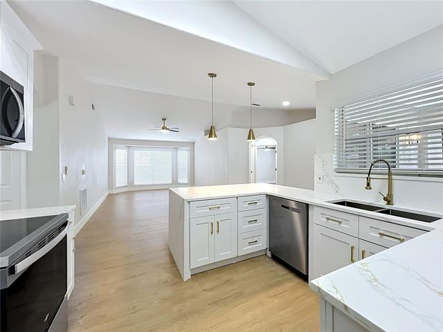 401 COUNTRY WOOD CIR, Lake Mary, FL 32746