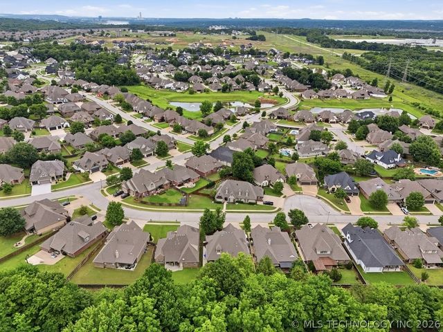 2708 E 140th Place S, Bixby, OK 74008