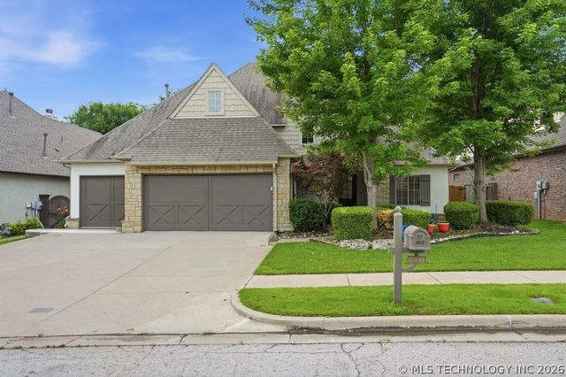 2708 E 140th Place S, Bixby, OK 74008