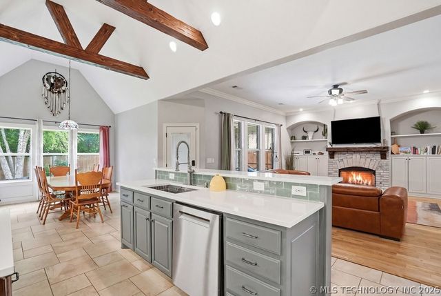 2708 E 140th Place S, Bixby, OK 74008