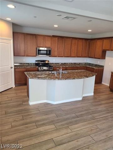 678 Tremaine Court, Henderson, NV 89052