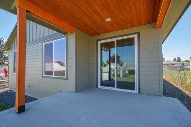 2011 E Longfellow Ave, Spokane, WA 99207