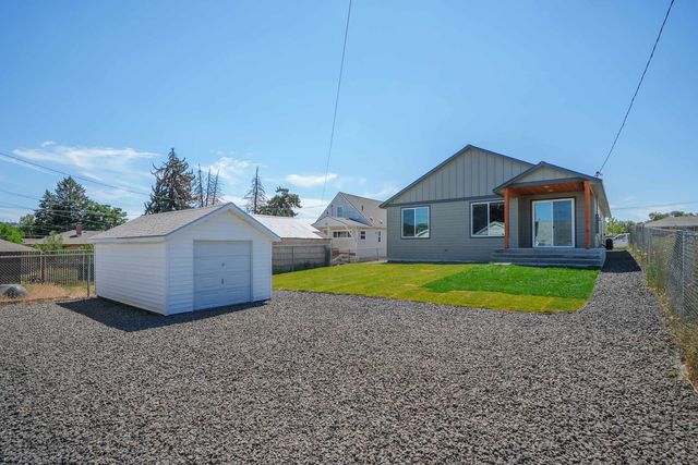 2011 E Longfellow Ave, Spokane, WA 99207