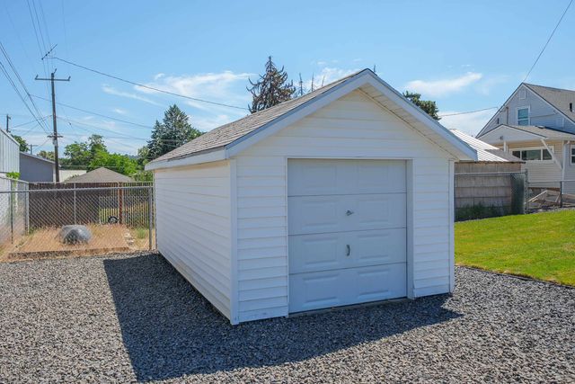 2011 E Longfellow Ave, Spokane, WA 99207