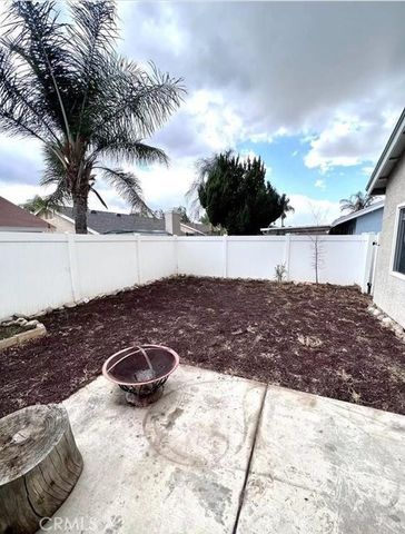 28561 Foxboro Lane, Highland, CA 92346