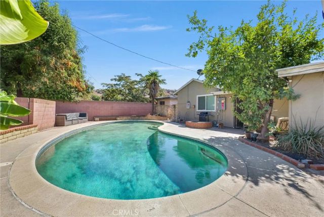 449 E Haltern, Glendora, CA 91740