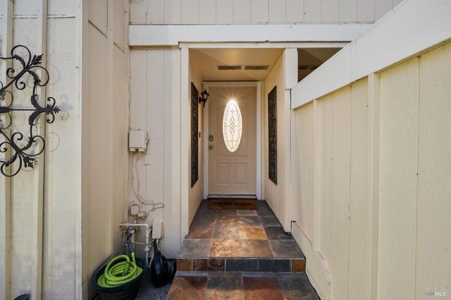 1804 Arroyo Sierra Cir, Santa Rosa, CA 95405