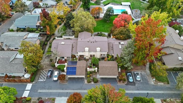 1804 Arroyo Sierra Cir, Santa Rosa, CA 95405