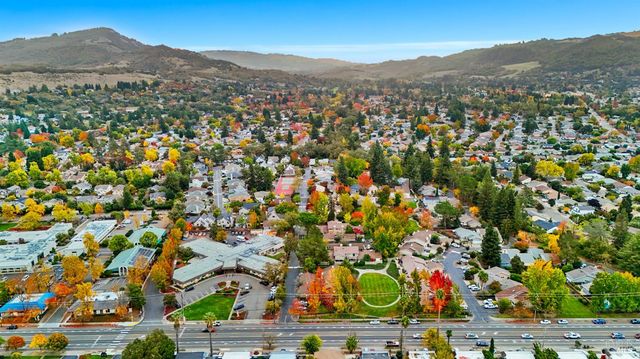 1804 Arroyo Sierra Cir, Santa Rosa, CA 95405