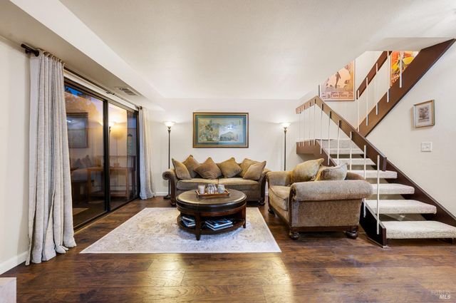 1804 Arroyo Sierra Cir, Santa Rosa, CA 95405