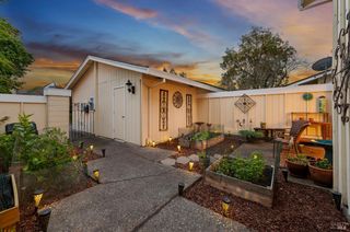 1804 Arroyo Sierra Cir, Santa Rosa, CA 95405