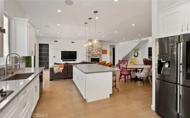 5541 Matilija Avenue, Sherman Oaks, CA 91401