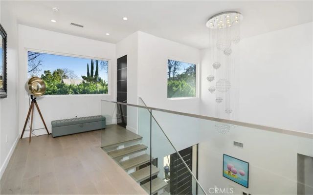 5541 Matilija Avenue, Sherman Oaks, CA 91401