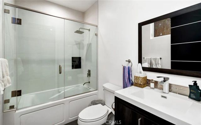 5541 Matilija Avenue, Sherman Oaks, CA 91401