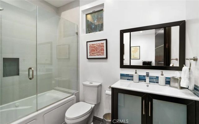 5541 Matilija Avenue, Sherman Oaks, CA 91401