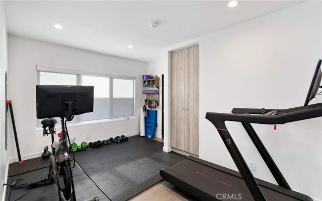5541 Matilija Avenue, Sherman Oaks, CA 91401