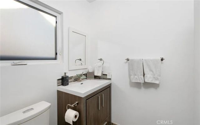 5541 Matilija Avenue, Sherman Oaks, CA 91401