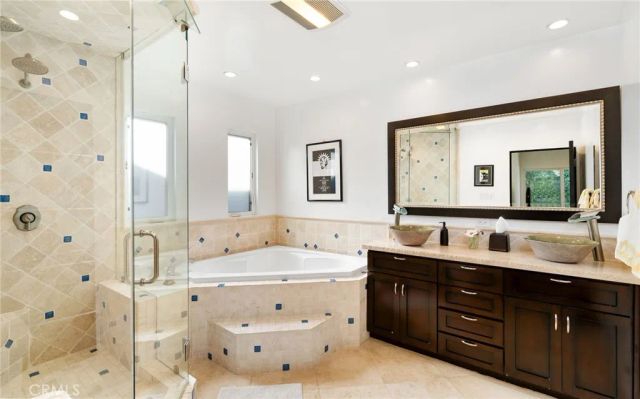 5541 Matilija Avenue, Sherman Oaks, CA 91401