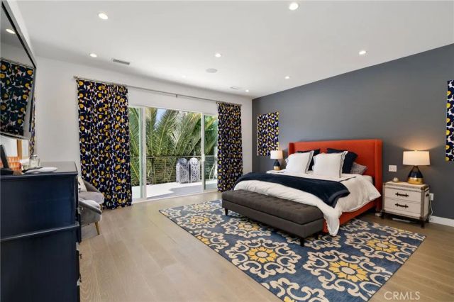 5541 Matilija Avenue, Sherman Oaks, CA 91401