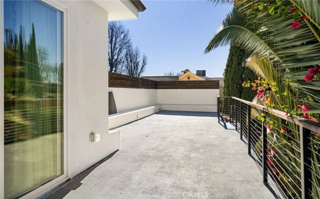 5541 Matilija Avenue, Sherman Oaks, CA 91401