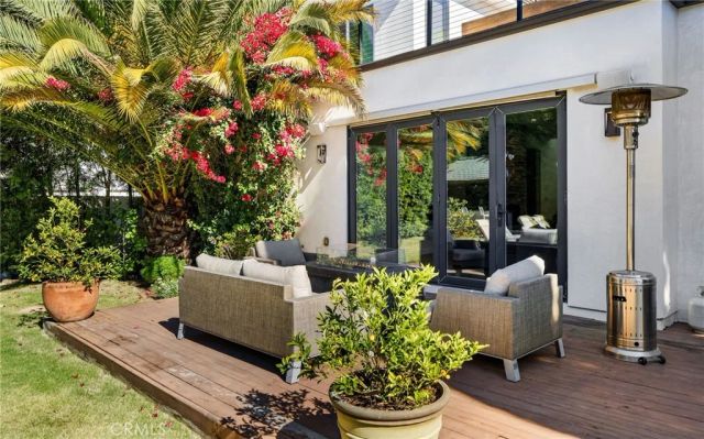 5541 Matilija Avenue, Sherman Oaks, CA 91401