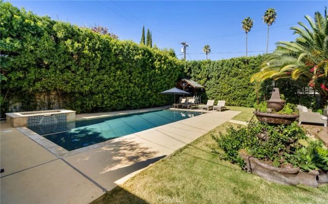 5541 Matilija Avenue, Sherman Oaks, CA 91401