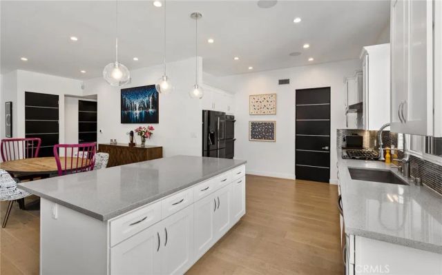 5541 Matilija Avenue, Sherman Oaks, CA 91401