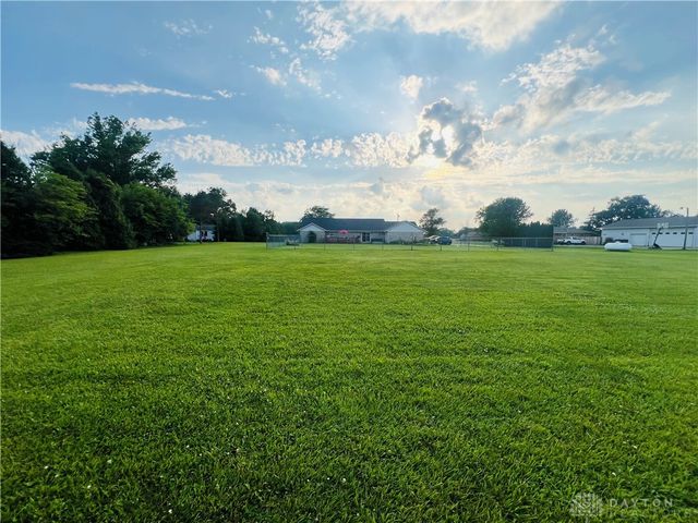7940 Arlington Road, Brookville, OH 45309