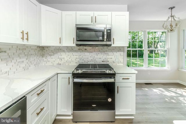 15 S ACADEMY ST, Glassboro, NJ 08028