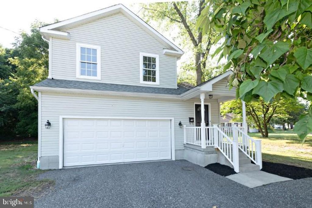 15 S ACADEMY ST, Glassboro, NJ 08028