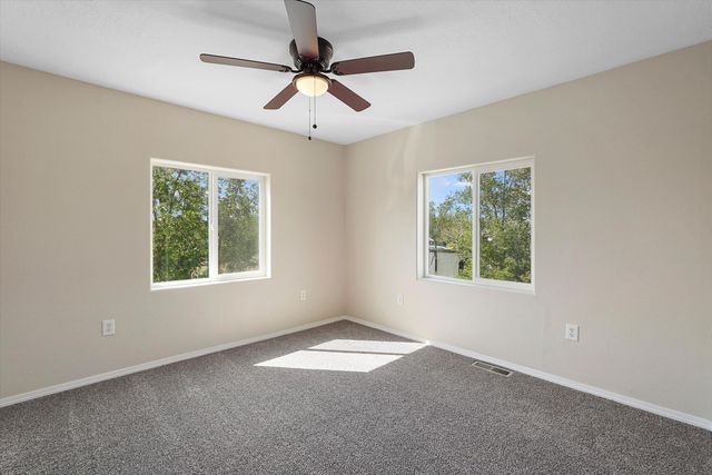 915 KINLEY Avenue NW, Albuquerque, NM 87104