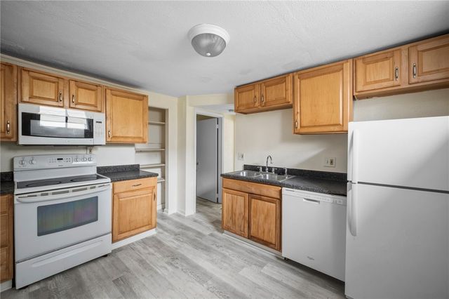 524 5th Ave, Carnegie, PA 15106
