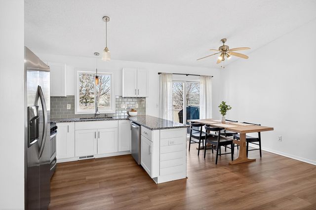 860 Sparrow Road, Waconia, MN 55387